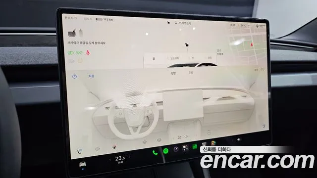 Tesla Model 3 — Фото автомобиля 15
