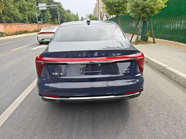 Hongqi H5 — Фото автомобиля 12