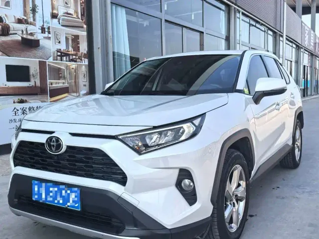 Фотография автомобиля — Toyota RAV4