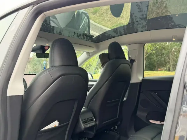 Tesla Model Y — Фото автомобиля 7