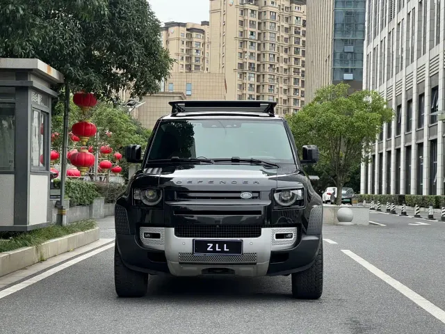 Land Rover Defender — Фото автомобиля 2