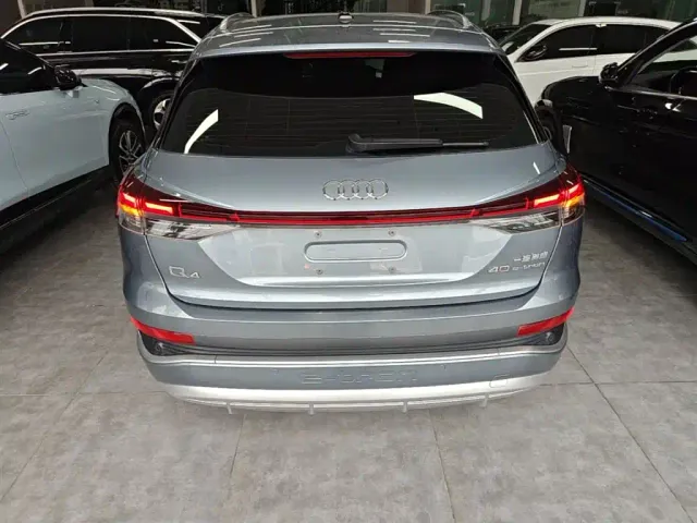 Audi Q4 e-tron — Фото автомобиля 5