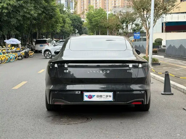 Lynk & Co Z10 — Фото автомобиля 5