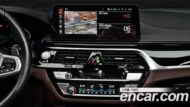 BMW 5 Series G30 — Фото автомобиля 21
