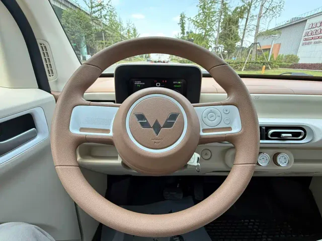 Wuling Hongguang Mini EV — Фото автомобиля 12