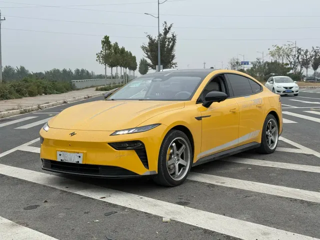 Фотография автомобиля — Dongfeng eπ 007