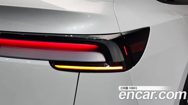 Tesla Model Y — Фото автомобиля 19