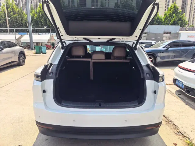 Li Auto i6 — Фото автомобиля 14