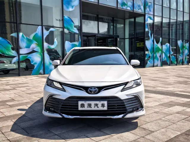 Toyota Camry — Фото автомобиля 2