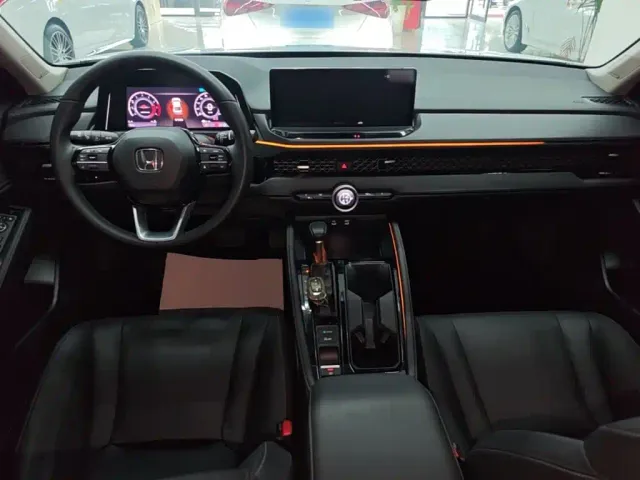 Honda Accord — Фото автомобиля 9