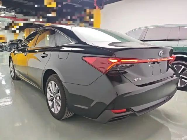 Toyota Avalon — Фото автомобиля 4