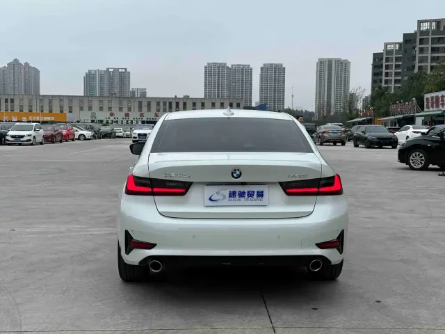 BMW 3 Series — Фото автомобиля 5