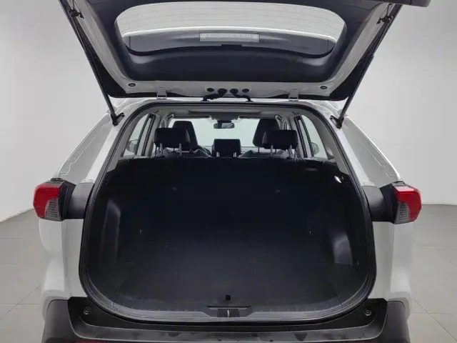 Toyota RAV4 — Фото автомобиля 16
