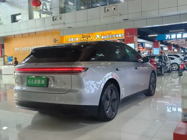 Li Auto i6 — Фото автомобиля 4