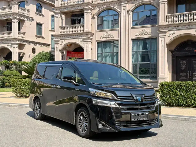 Toyota Vellfire — Фото автомобиля 3
