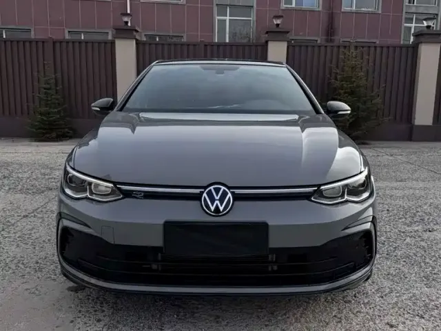 Volkswagen Golf — Фото автомобиля 2