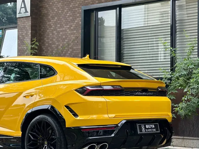 Lamborghini Urus — Фото автомобиля 5