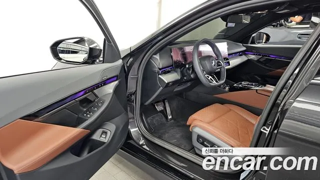 BMW 5-Series 5 серия (G60) 530i xDrive M Sport — Фото автомобиля 9
