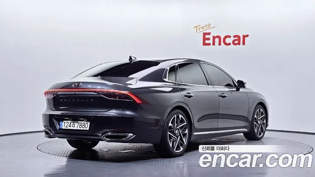 Hyundai Grandeur Новый Grandeur IG — Фото автомобиля 2