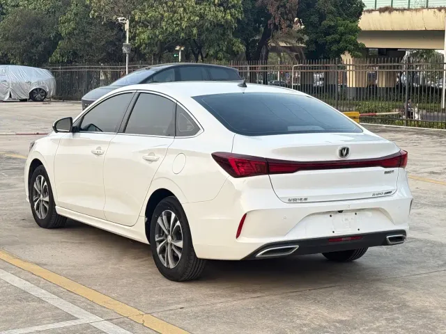 Changan Eado — Фото автомобиля 5