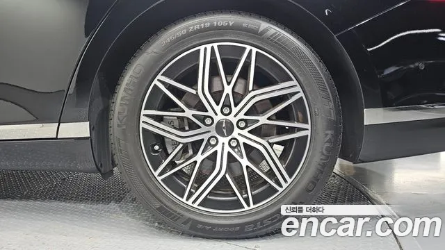 Genesis G90 Бензин 3.5 турбо AWD — Фото автомобиля 21