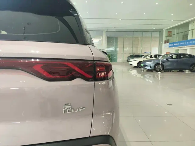 BYD Yuan UP — Фото автомобиля 15