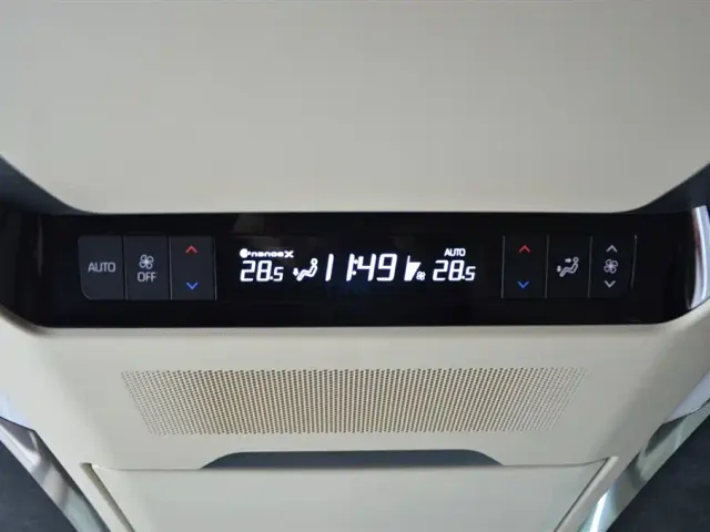 Toyota Vellfire — Фото автомобиля 16