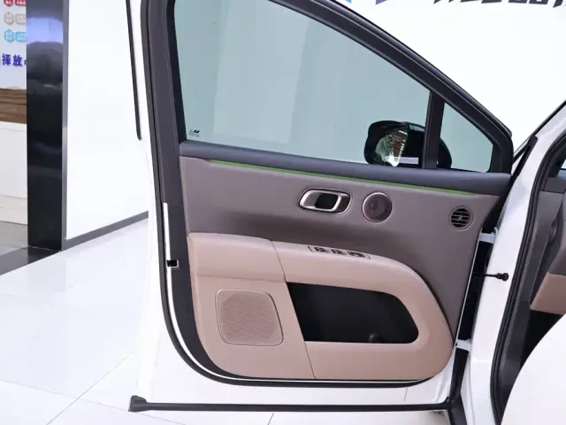 Li Auto i6 — Фото автомобиля 18