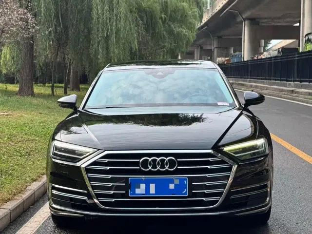 Audi Audi A8 2022 A8L 50 TFSI quattro Comfort Collector's Edition — Фото автомобиля 2