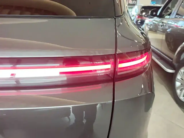 Li Auto L9 — Фото автомобиля 7