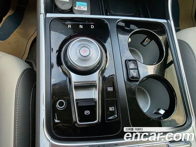 Kia Carnival Generation 4 — Фото автомобиля 9