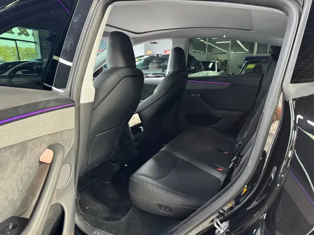 Tesla Model Y — Фото автомобиля 5