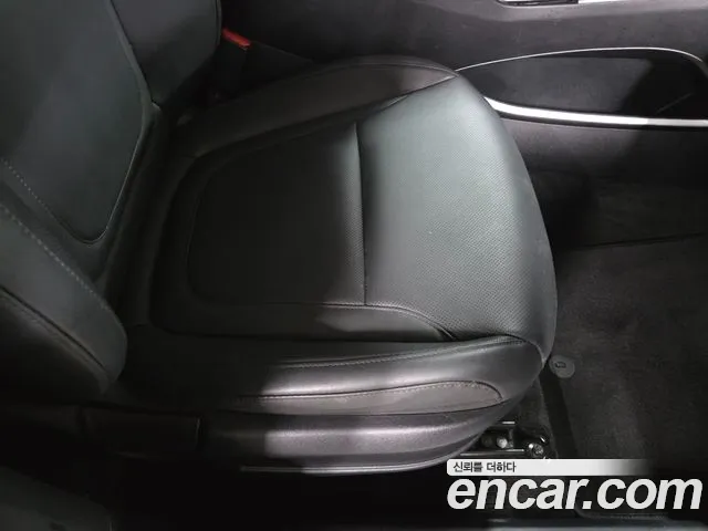 Hyundai Tucson Tucson (NX4) Бензин 1.6 турбо 2WD — Фото автомобиля 16