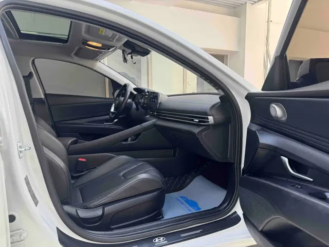 Hyundai Elantra — Фото автомобиля 10