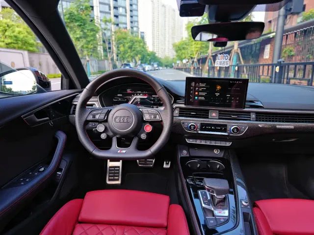 Audi S4 — Фото автомобиля 11