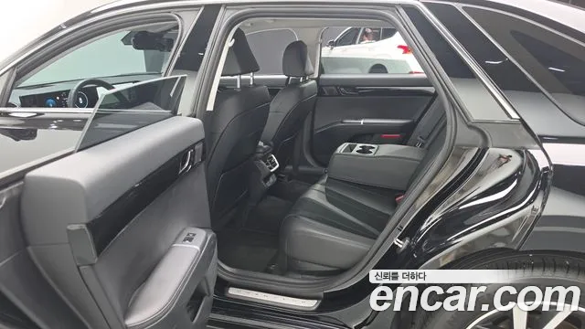 Hyundai Grandeur Grandeur (GN7) 2.5 Бензин 2WD — Фото автомобиля 12