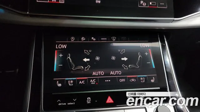 Audi Q8 55 TFSI quattro Premium — Фото автомобиля 29