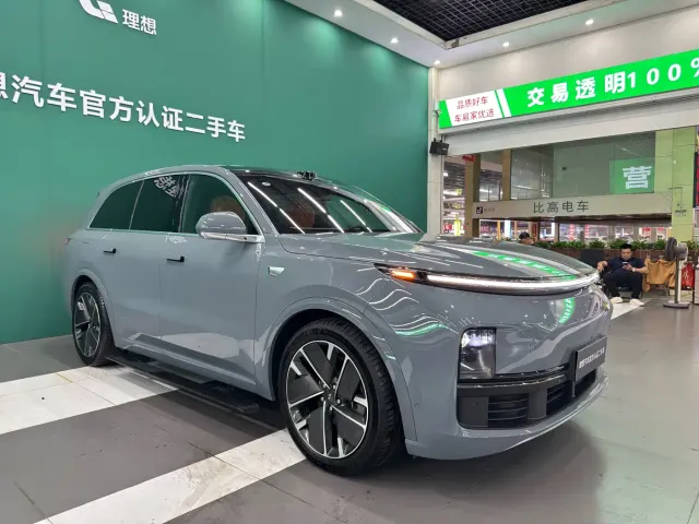 Li Auto L8 — Фото автомобиля 4