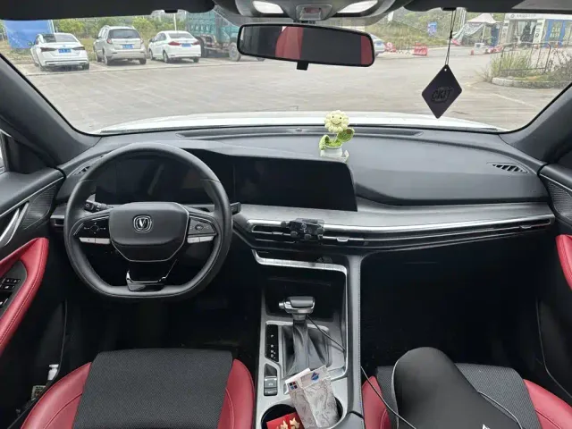 Changan CS35 Plus — Фото автомобиля 5