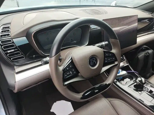 BYD Han — Фото автомобиля 10