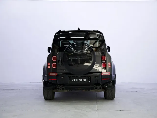 Land Rover Defender — Фото автомобиля 5