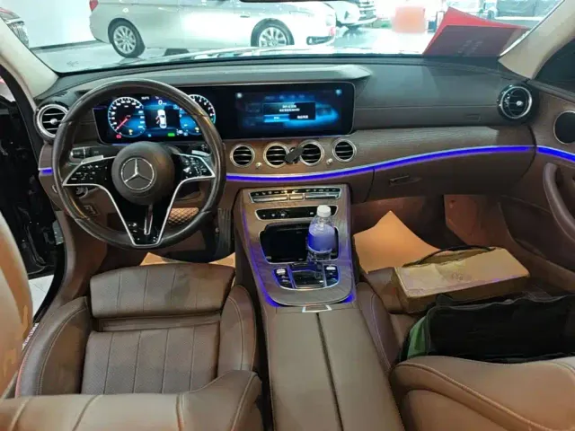 Mercedes-Benz E-Class — Фото автомобиля 9
