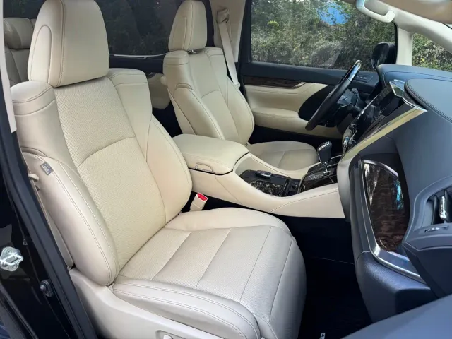 Toyota Alphard — Фото автомобиля 13