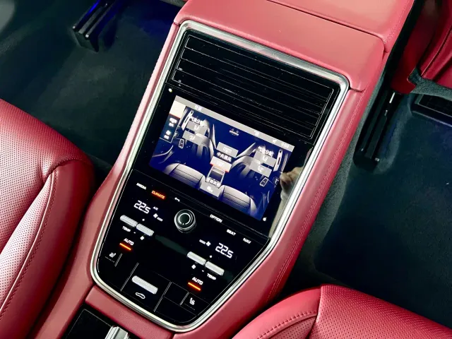 Porsche Panamera — Фото автомобиля 19
