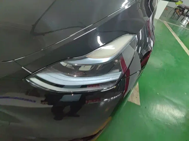 Tesla Model Y — Фото автомобиля 23