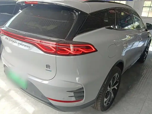 BYD Tang — Фото автомобиля 6