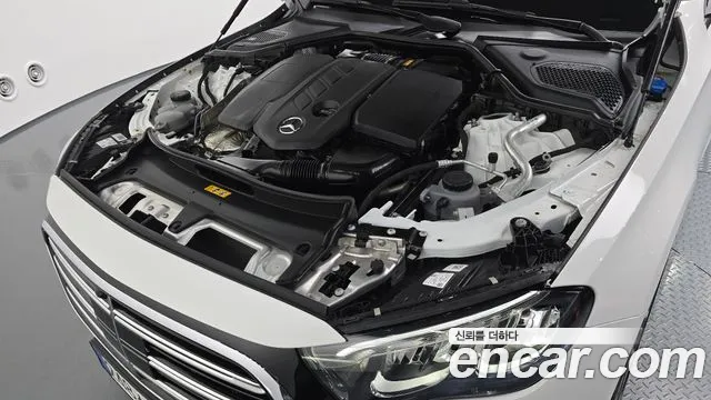 Mercedes-Benz E-Class W214 — Фото автомобиля 9