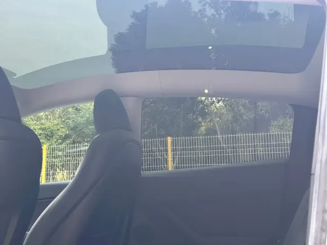 Tesla Model Y — Фото автомобиля 9