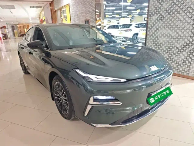 Geely Galaxy Xingyao 8 — Фото автомобиля 3