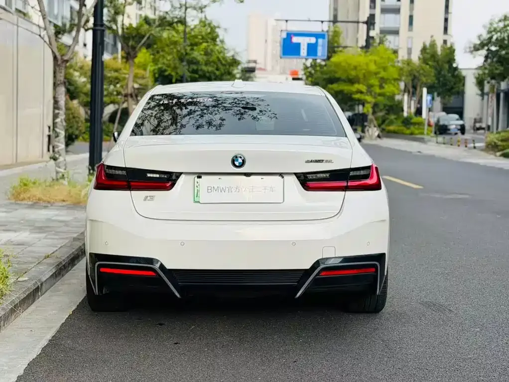 BMW BMW i3 2022 eDrive 35 L — Фото автомобиля 5